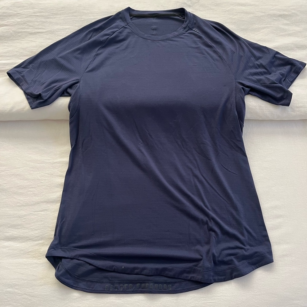 Lululemon Men’s License to Train Short Sleeve Shirt Size Medium Blue